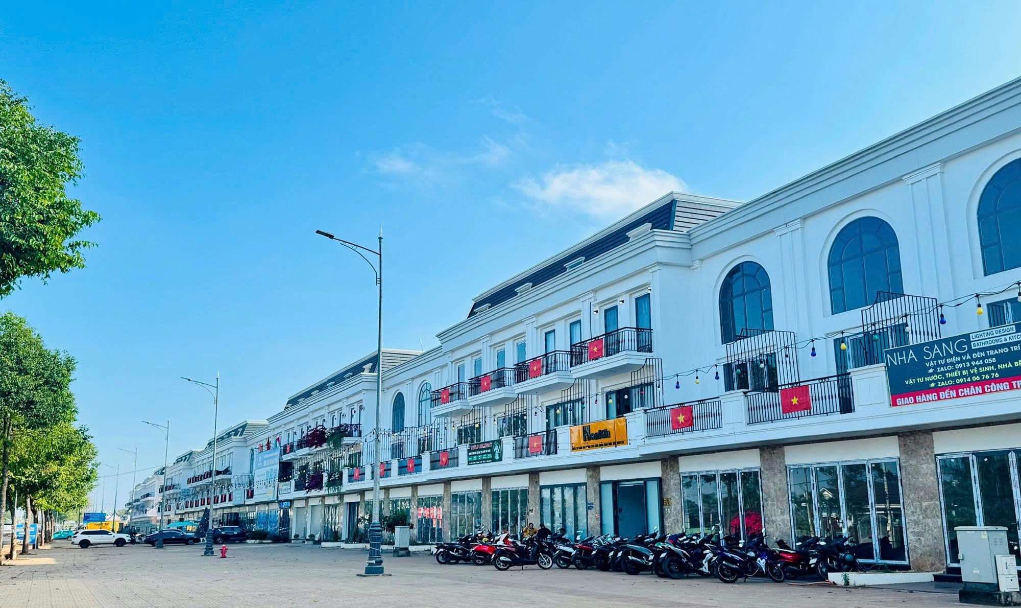 KHU ĐÔ THỊ ÂN PHÚ – TÂM ĐIỂM MỚI PHÍA ĐÔNG BẮC BUÔN MA THUỘT Văn phòng giao dịch: Tòa LK06 – Số 66, Khu đô thị Ân Phú, Hà Huy Tập, Tân An, TP. Buôn Ma Thuột